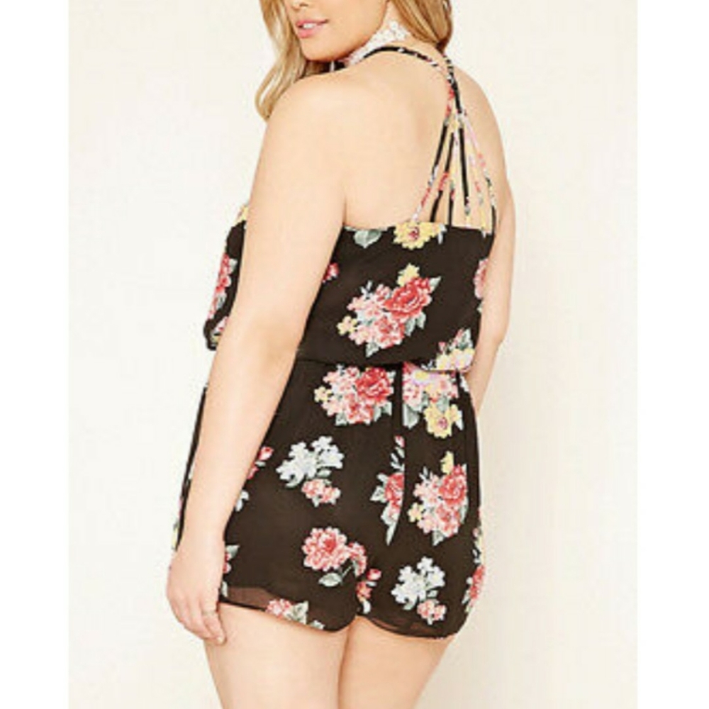 ➕ Forever 21 💜 Floral Romper Criss-cross Back - Picture 1 of 7
